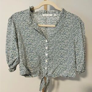 Elegant Blue Floral Button-Up Crop Blouse
